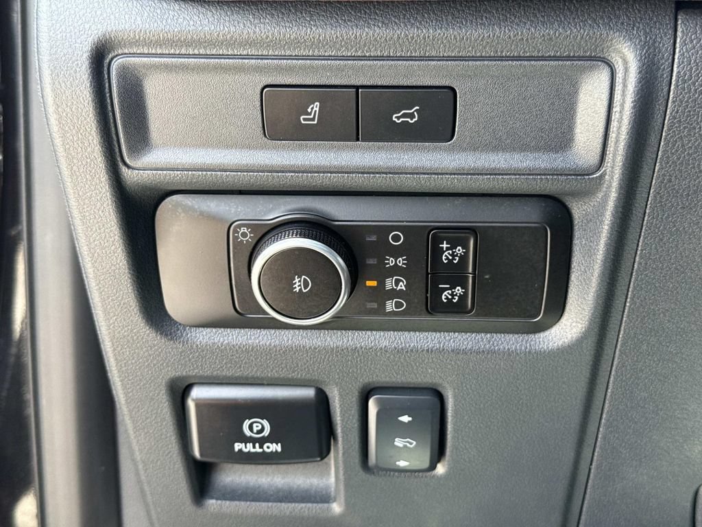 Used 2024 Ford Expedition Limited RWD image 44