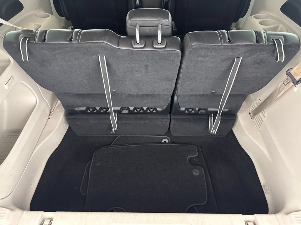 Used 2023 Chrysler Pacifica Touring-L FWD image 30