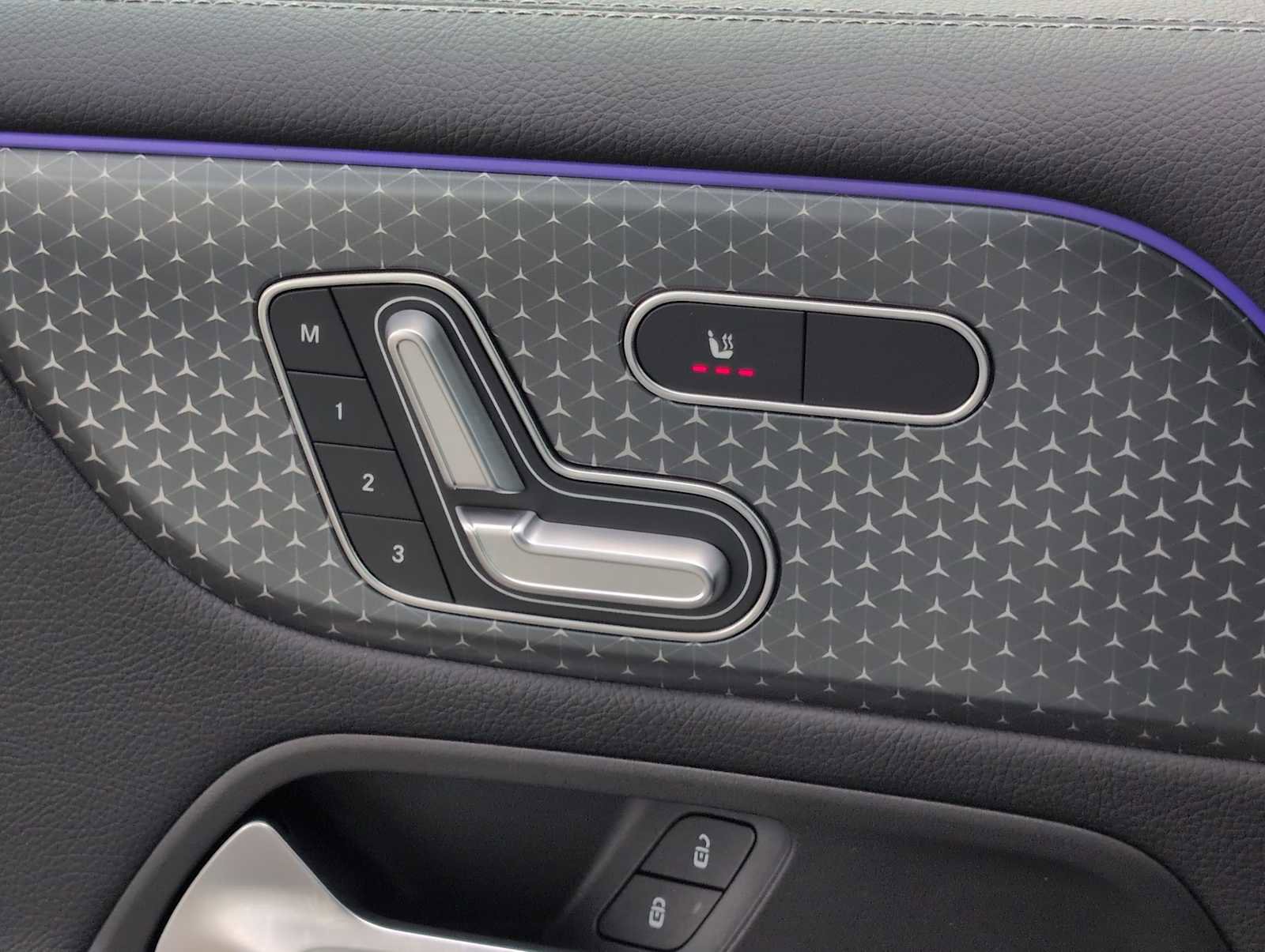 Used 2024 Mercedes-Benz GLB 250 4MATIC image 17