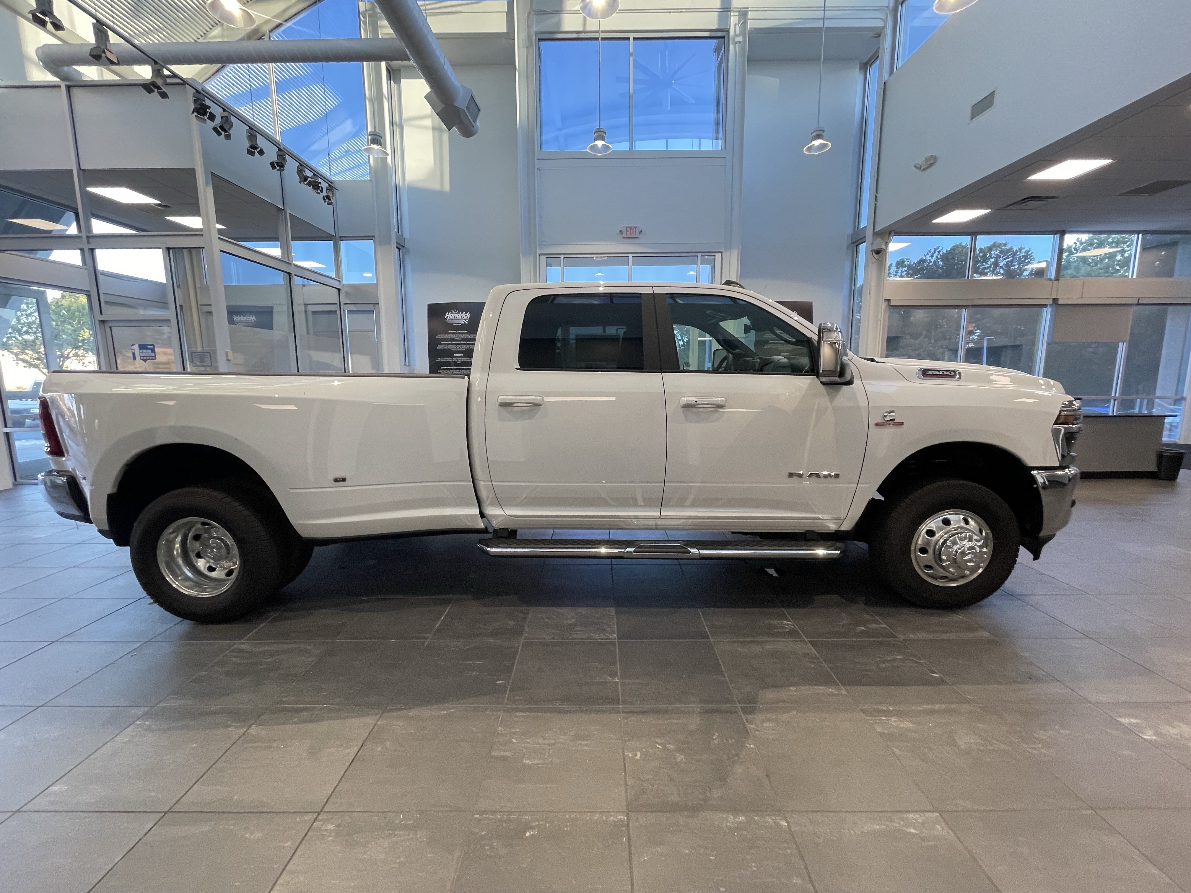 New 2026 RAM 3500 Laramie w/ Max Tow Package AWD/4WD image 10
