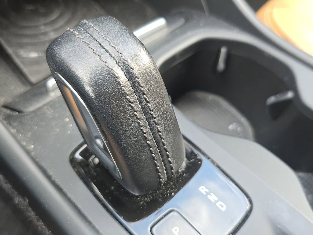 Used 2019 Volvo XC40 T5 Momentum image 28