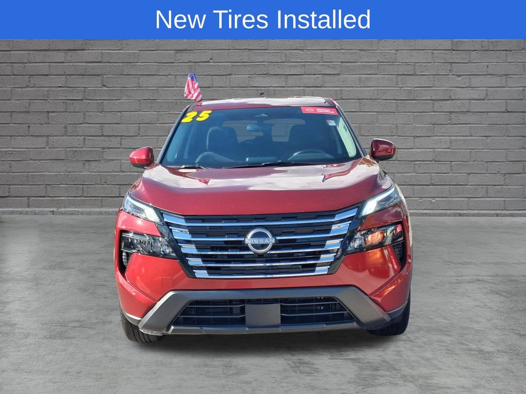 Used 2026 Nissan Rogue SV FWD image 2