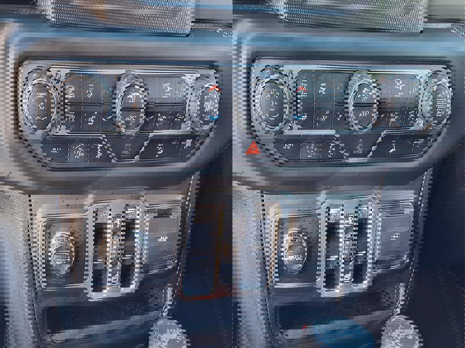 Used 2018 Jeep Wrangler Unlimited Sport S image 18