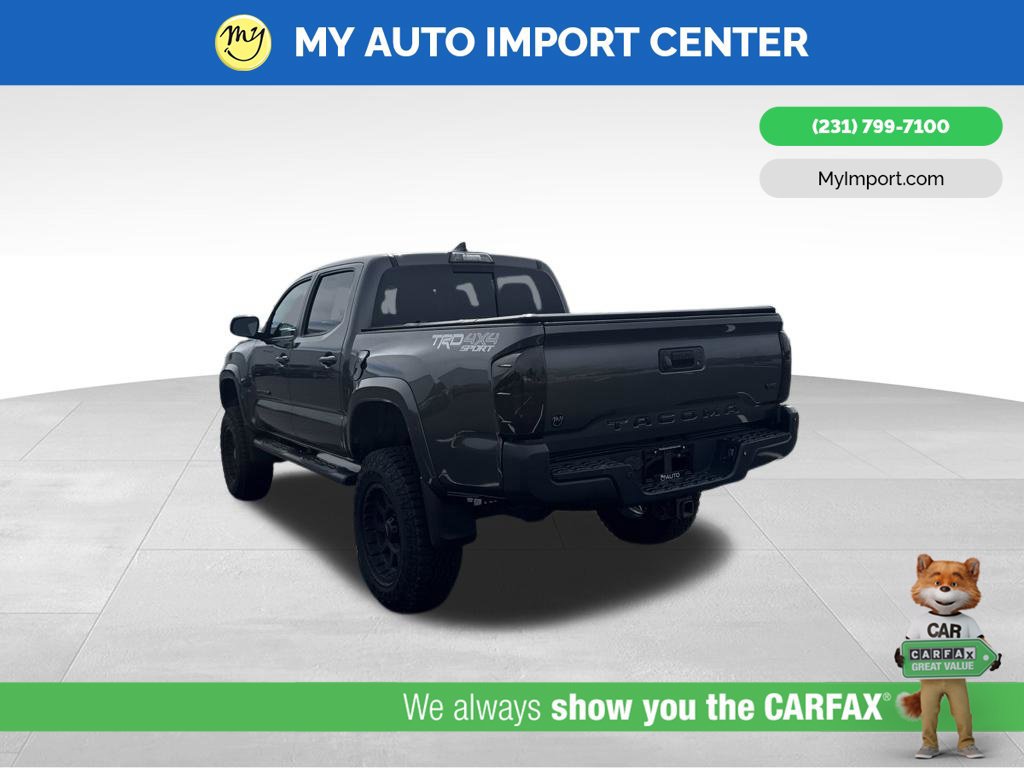 Used 2018 Toyota Tacoma TRD Sport AWD/4WD image 5