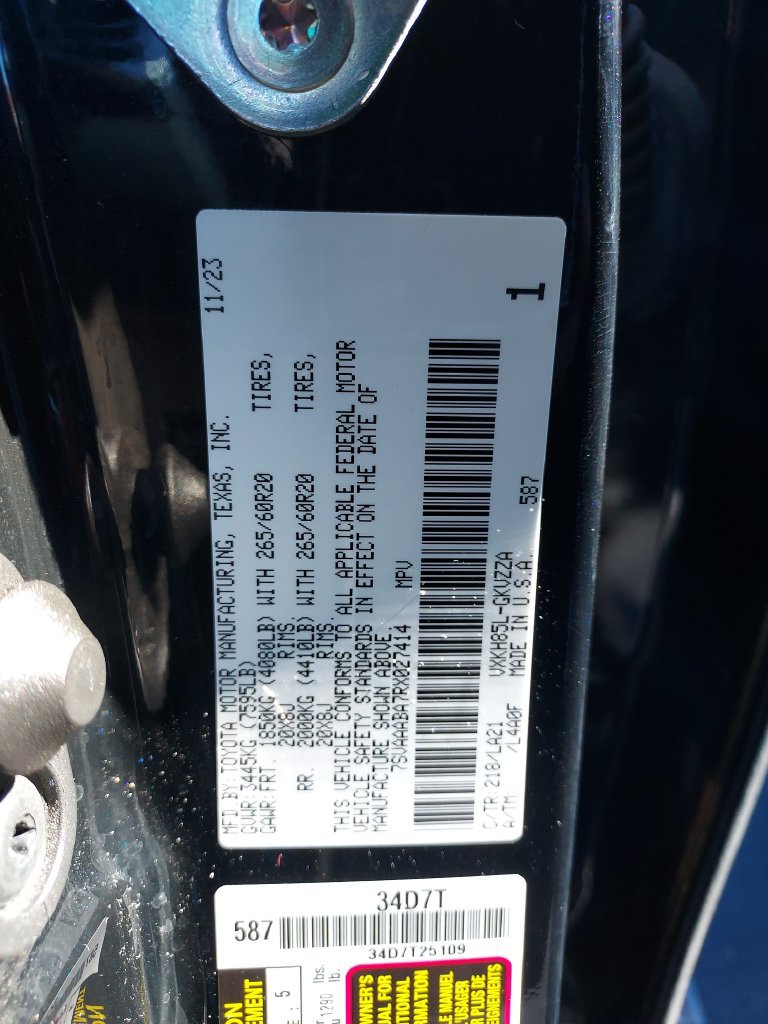 Used 2024 Toyota Sequoia Platinum AWD/4WD image 25