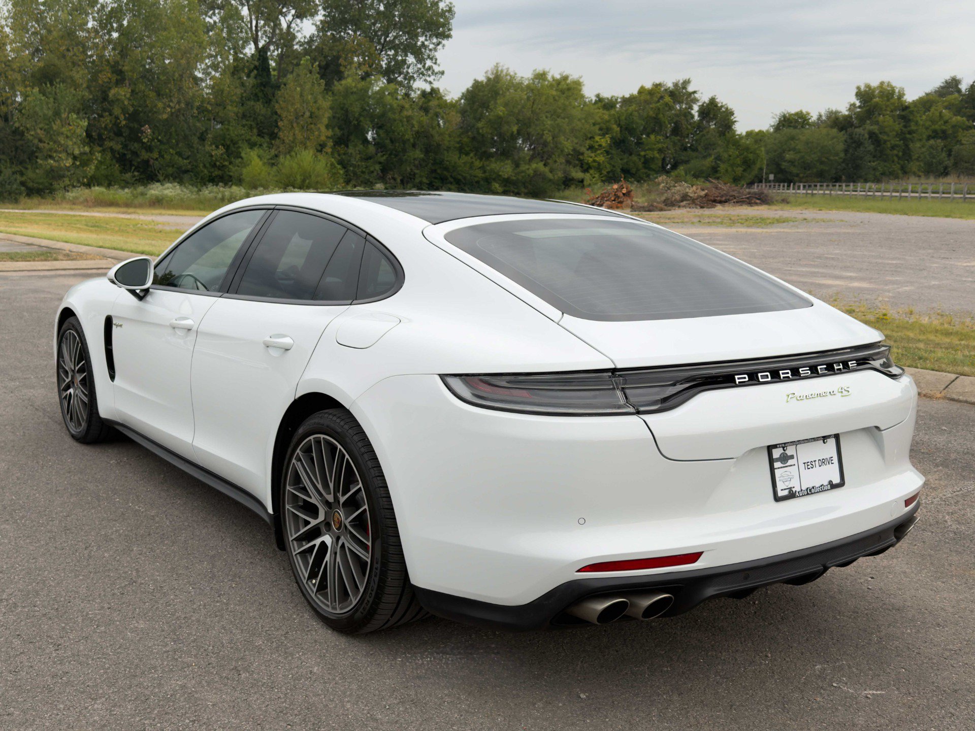 Used 2022 Porsche Panamera 4S AWD/4WD image 4