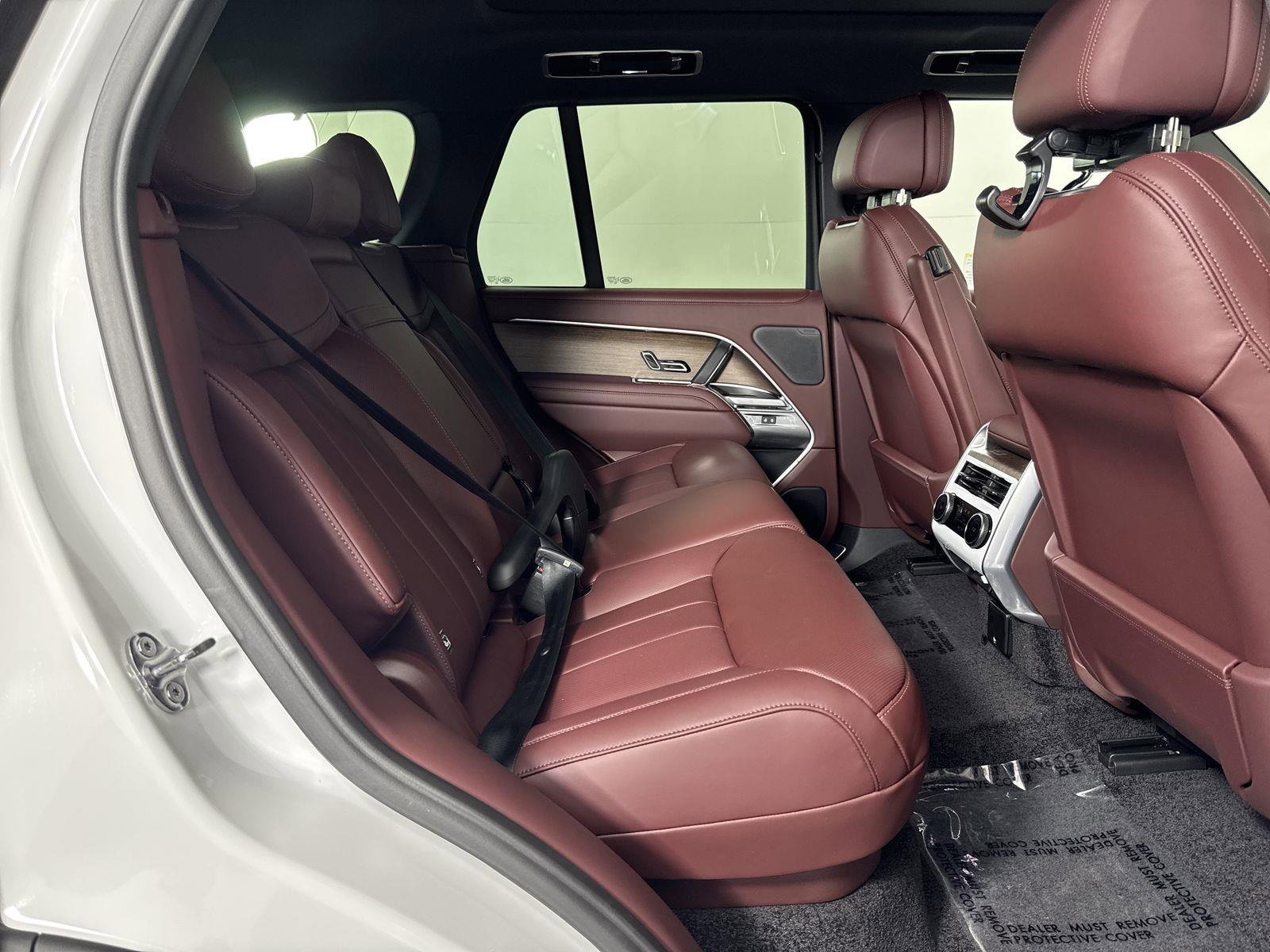 New 2025 Land Rover Range Rover SE image 32