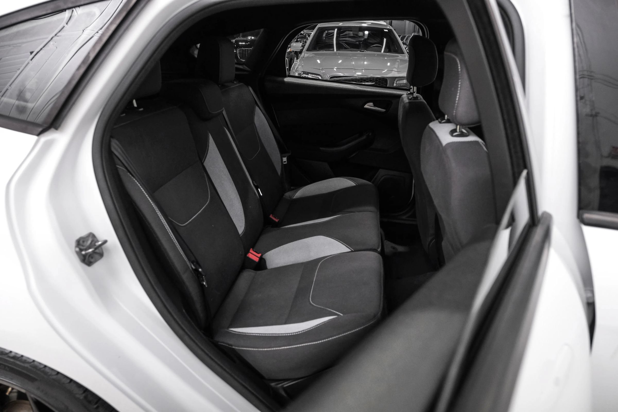 Used 2017 Ford Focus ST FWD image 35