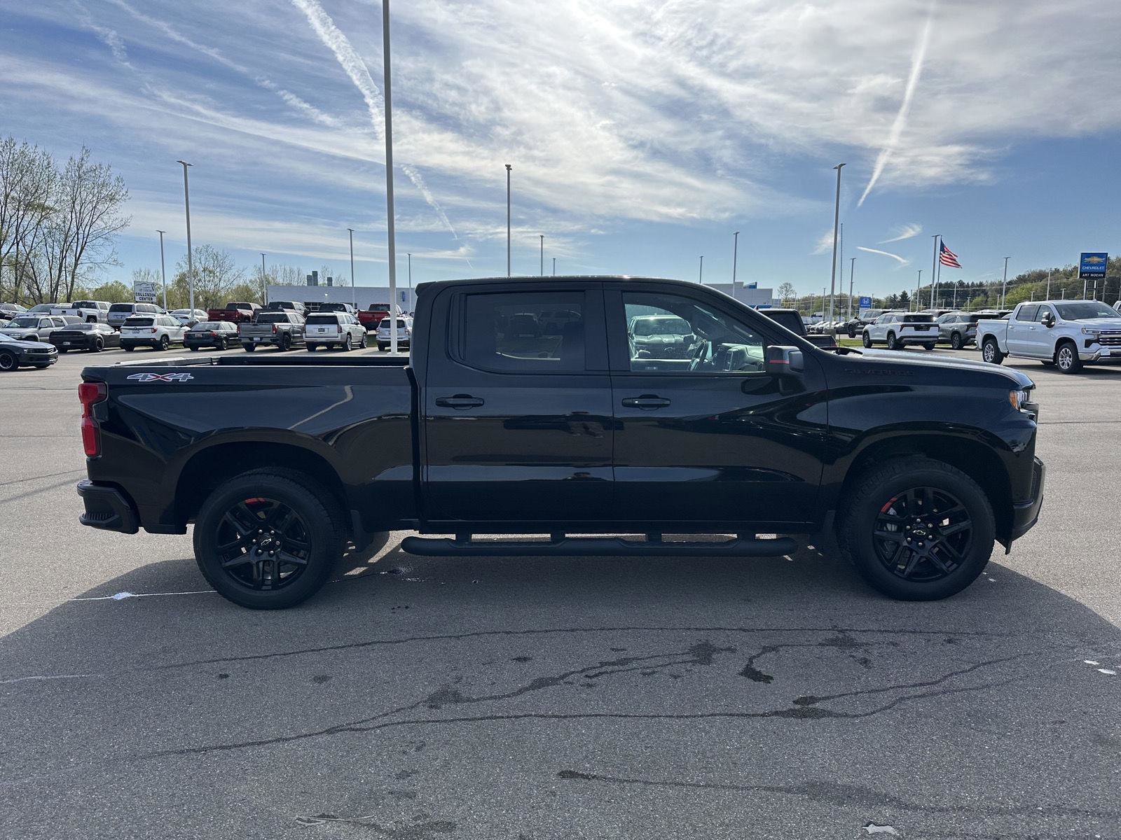 Used 2021 Chevrolet Silverado 1500 RST w/ Redline Edition AWD/4WD image 9