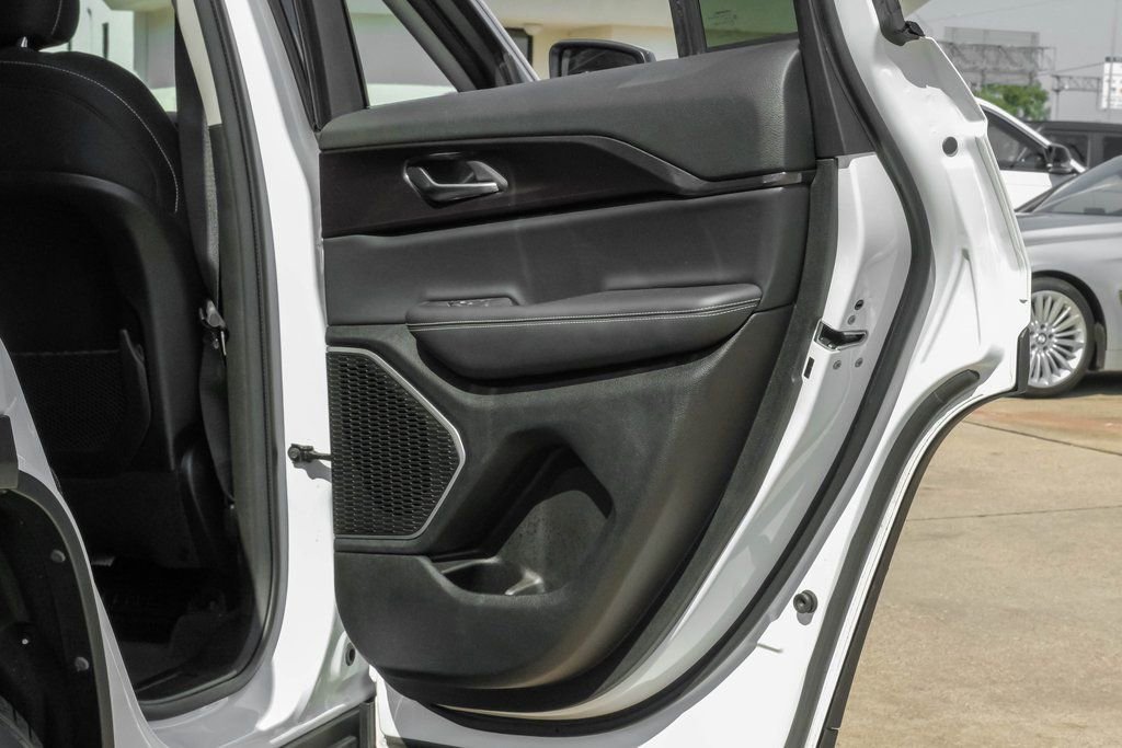 Used 2022 Jeep Grand Cherokee Laredo w/ Luxury Tech Group I image 56