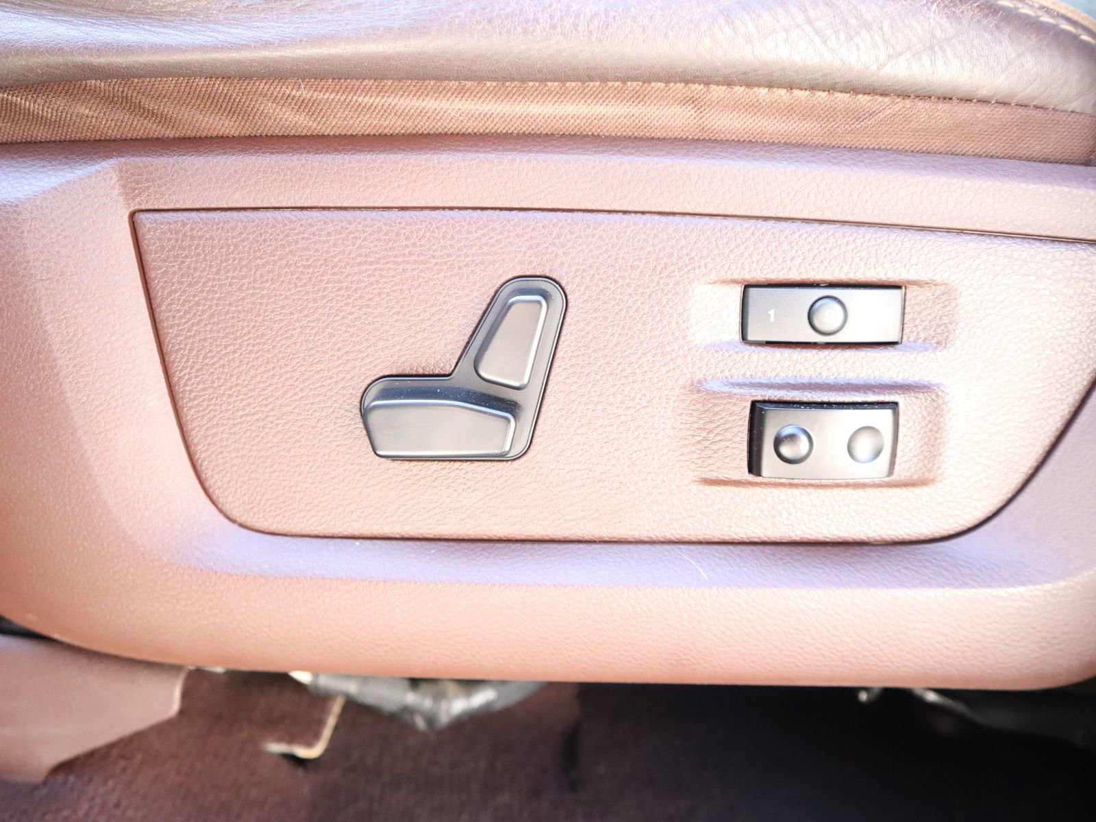 Used 2013 RAM 3500 Laramie Longhorn w/ Cold Weather Group image 30