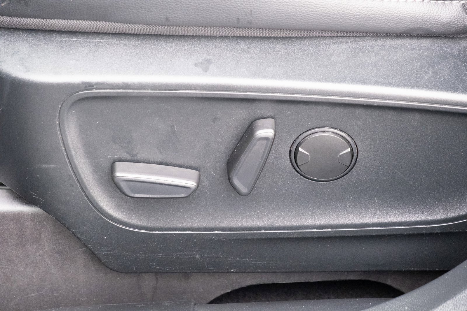 Used 2021 Ford Escape Titanium image 13