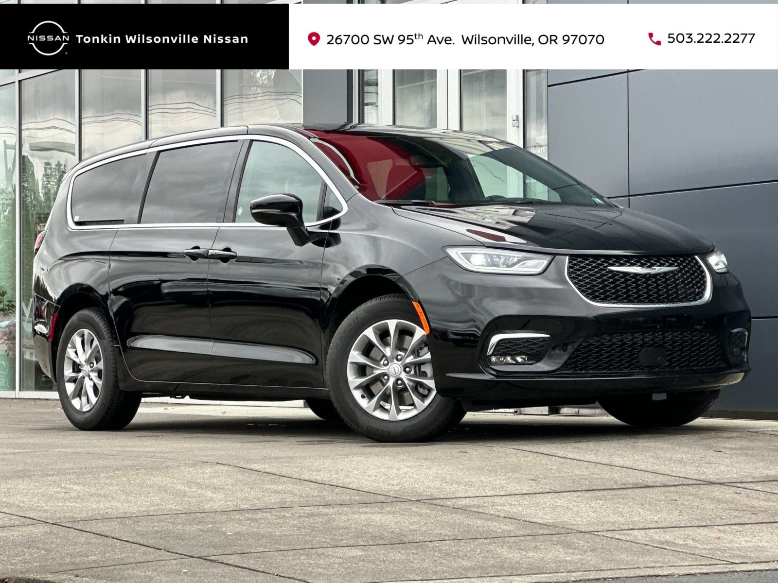 Used 2026 Chrysler Pacifica Limited image 1