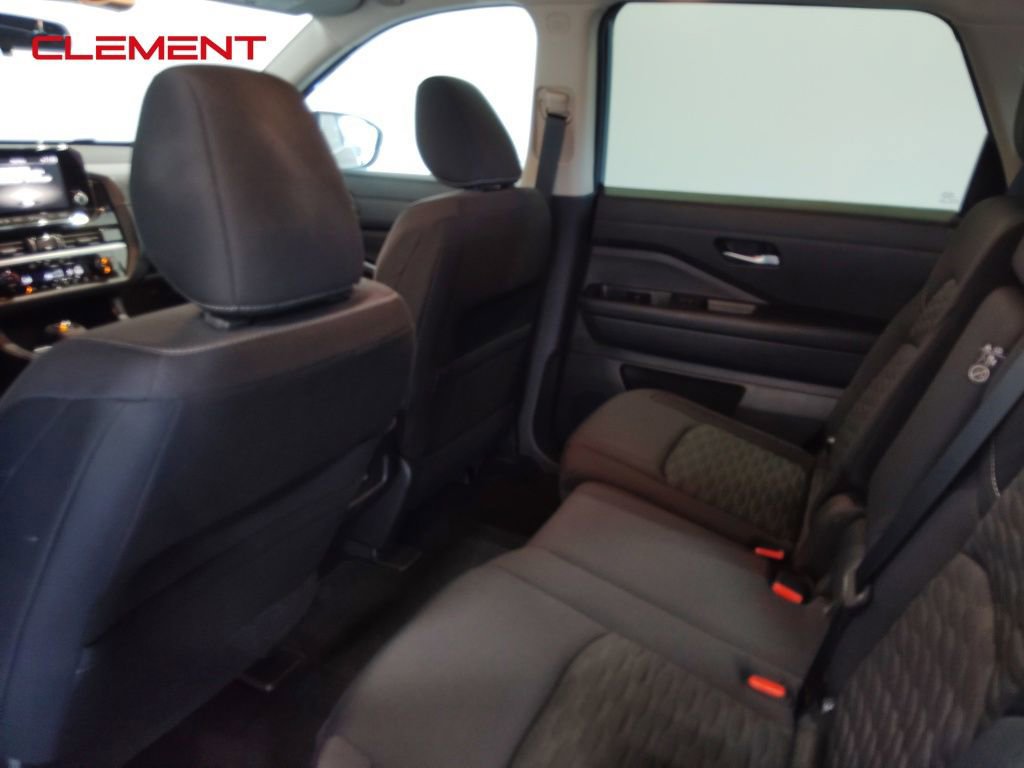 Used 2022 Nissan Pathfinder SV image 27
