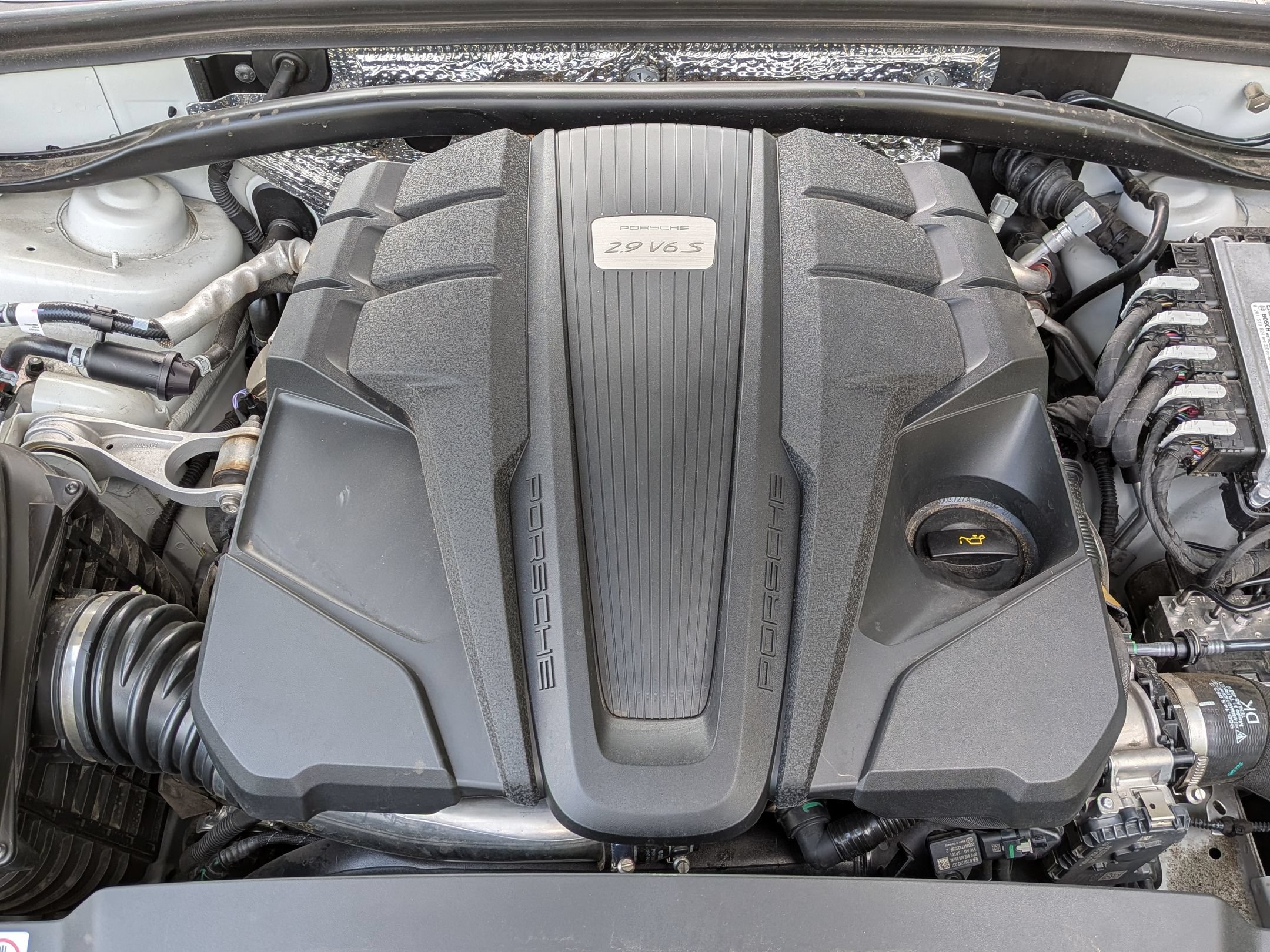 Certified 2024 Porsche Macan S AWD/4WD image 35