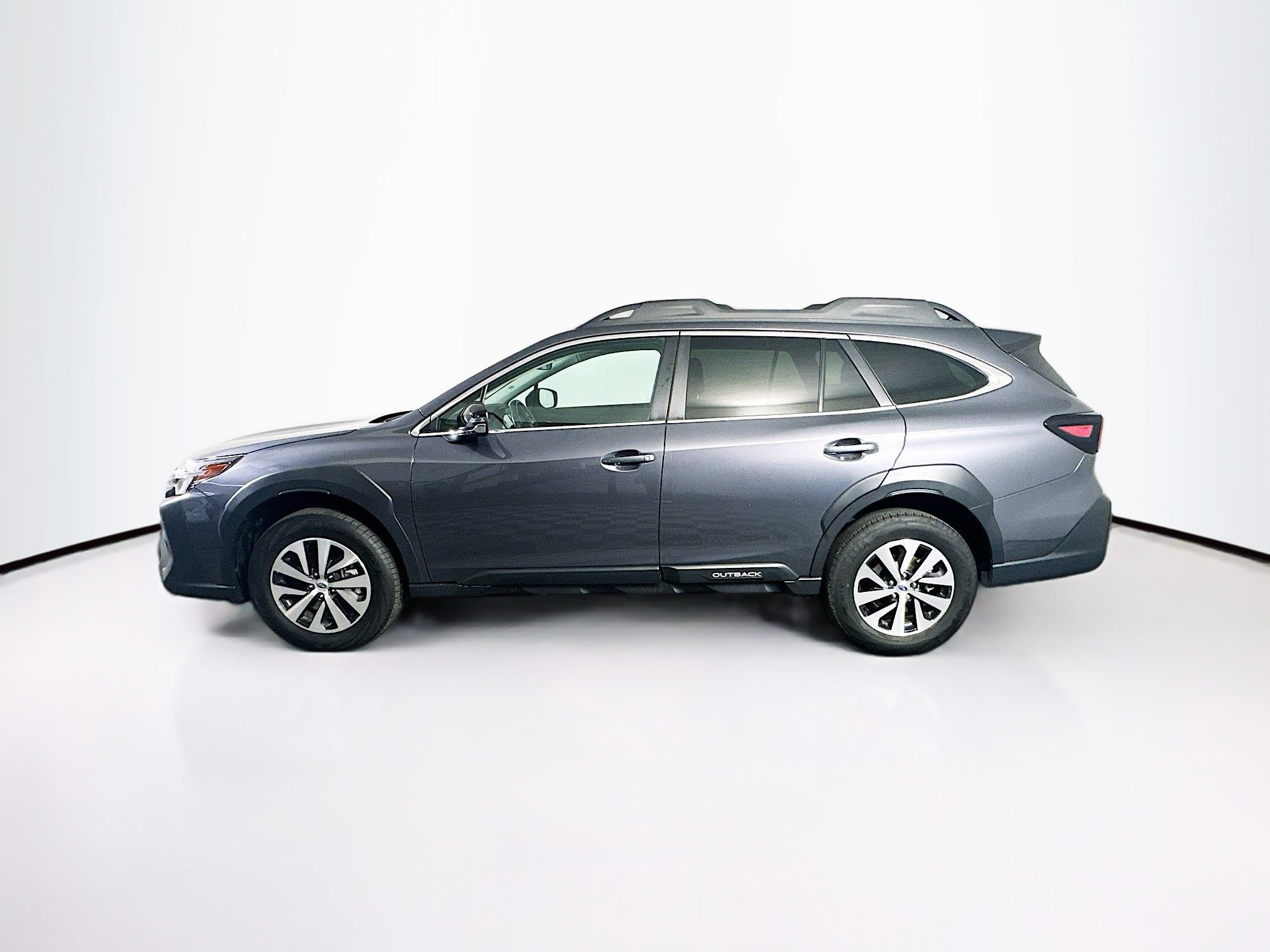 Used 2025 Subaru Outback Premium AWD/4WD image 4