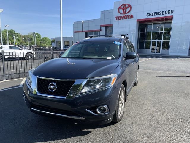 Used 2015 Nissan Pathfinder SL w/ SL Tech Package image 4