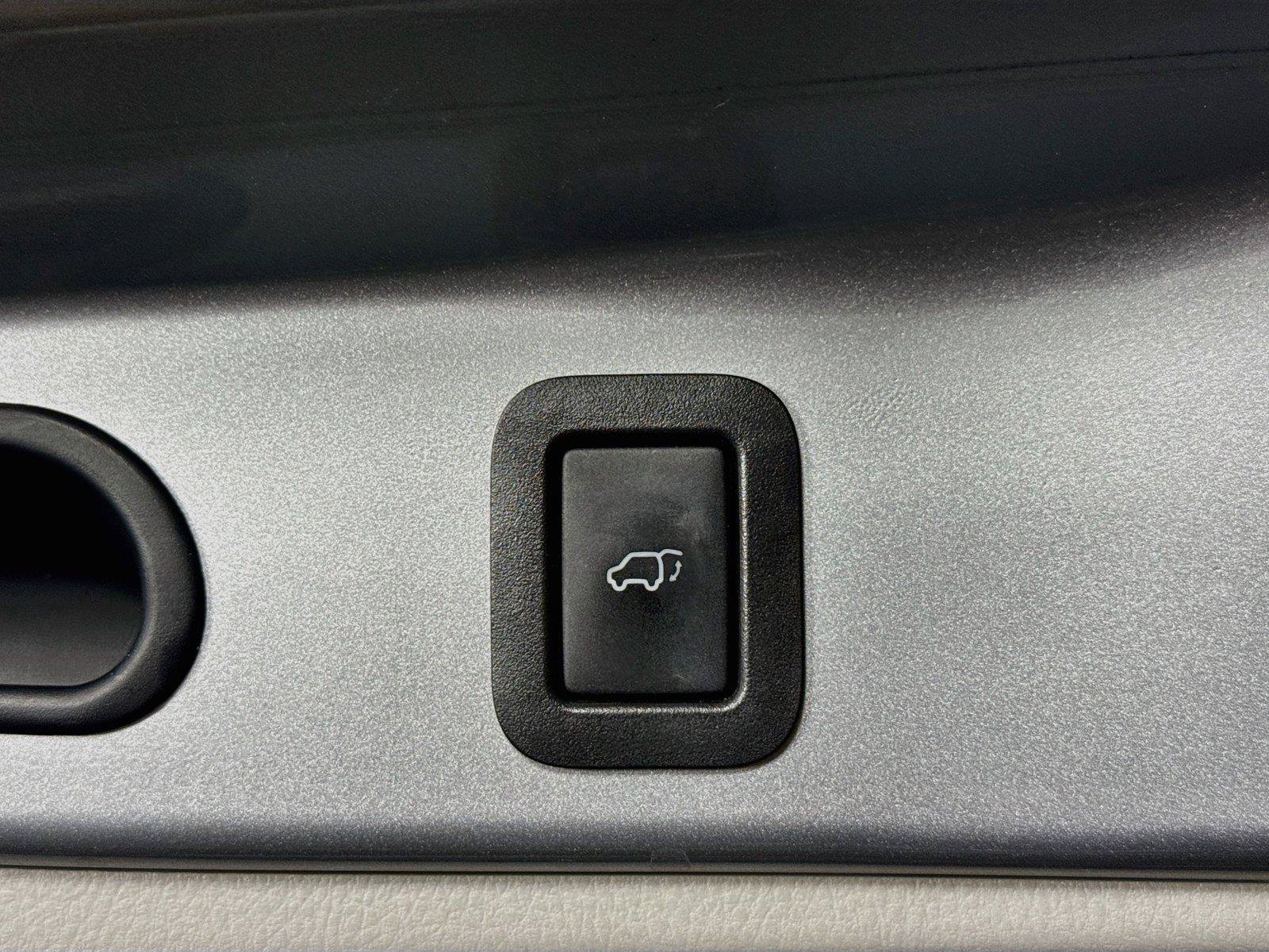 Used 2015 Toyota Highlander Limited FWD image 43