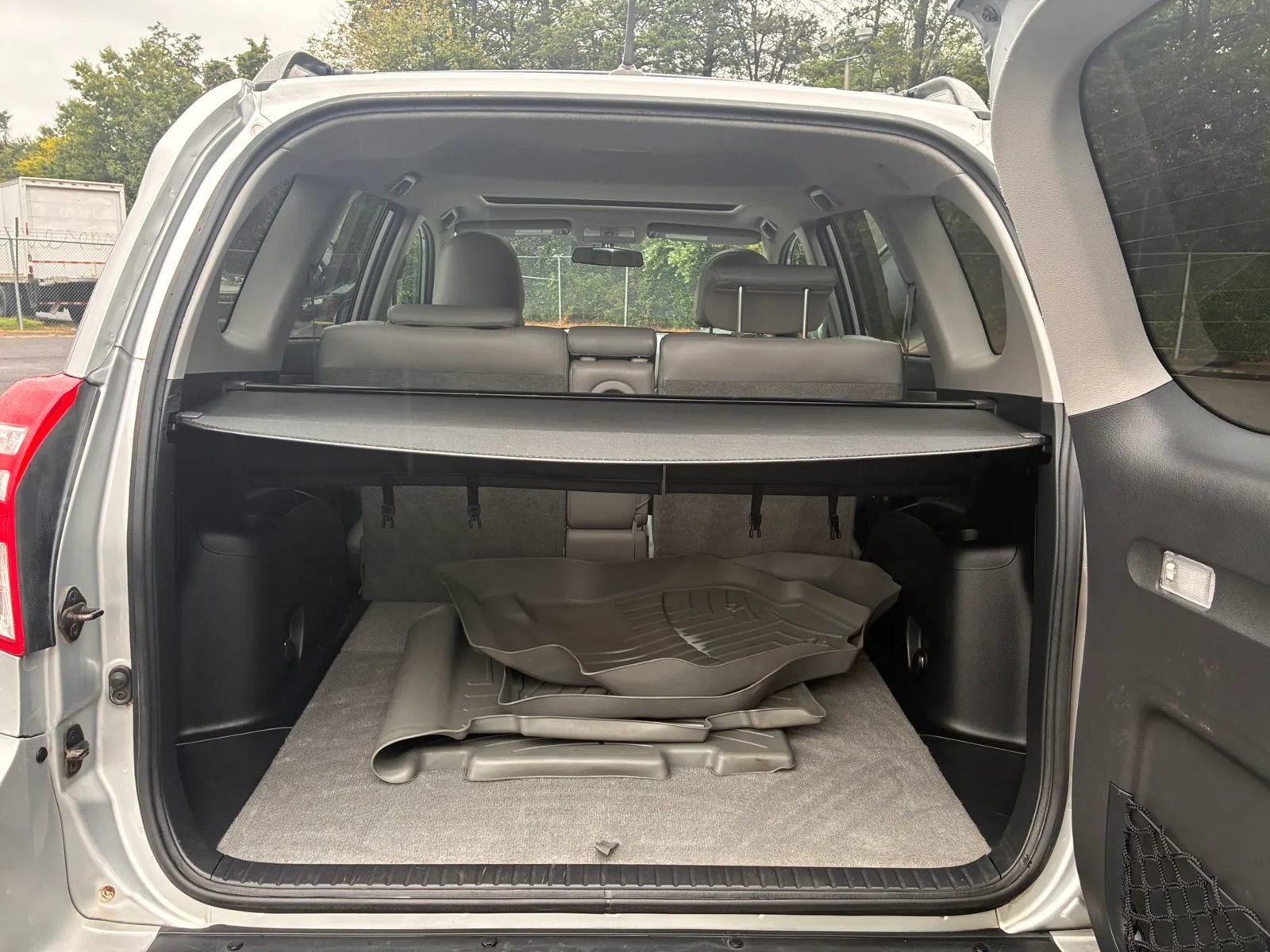 Used 2011 Toyota RAV4 Limited w/ Limited Extra Value Pkg AWD/4WD image 34