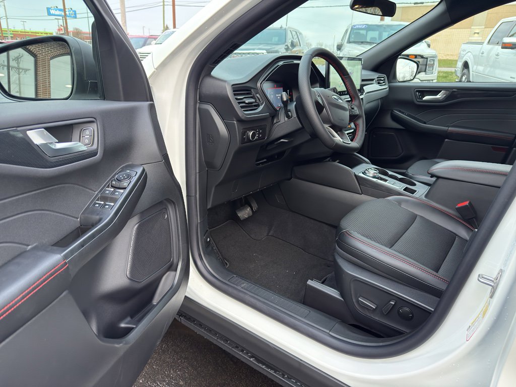 New 2026 Ford Escape ST-Line w/ Tech Pack #1 image 9