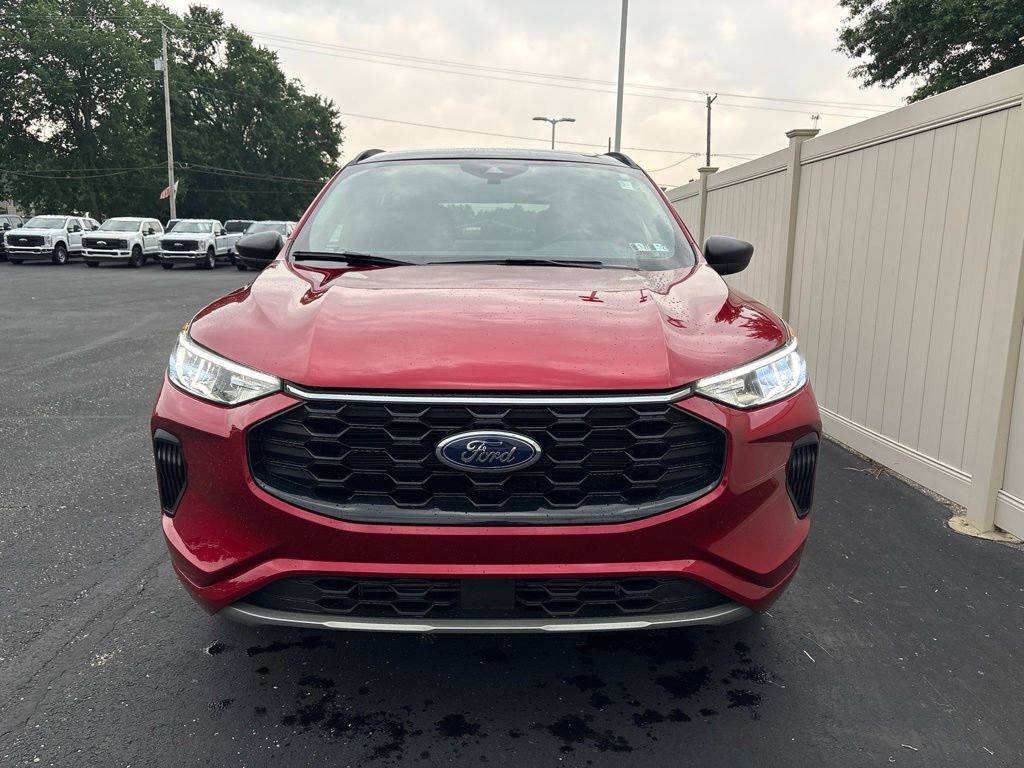 Used 2023 Ford Escape ST-Line w/ Tech Pack #1 AWD/4WD image 6