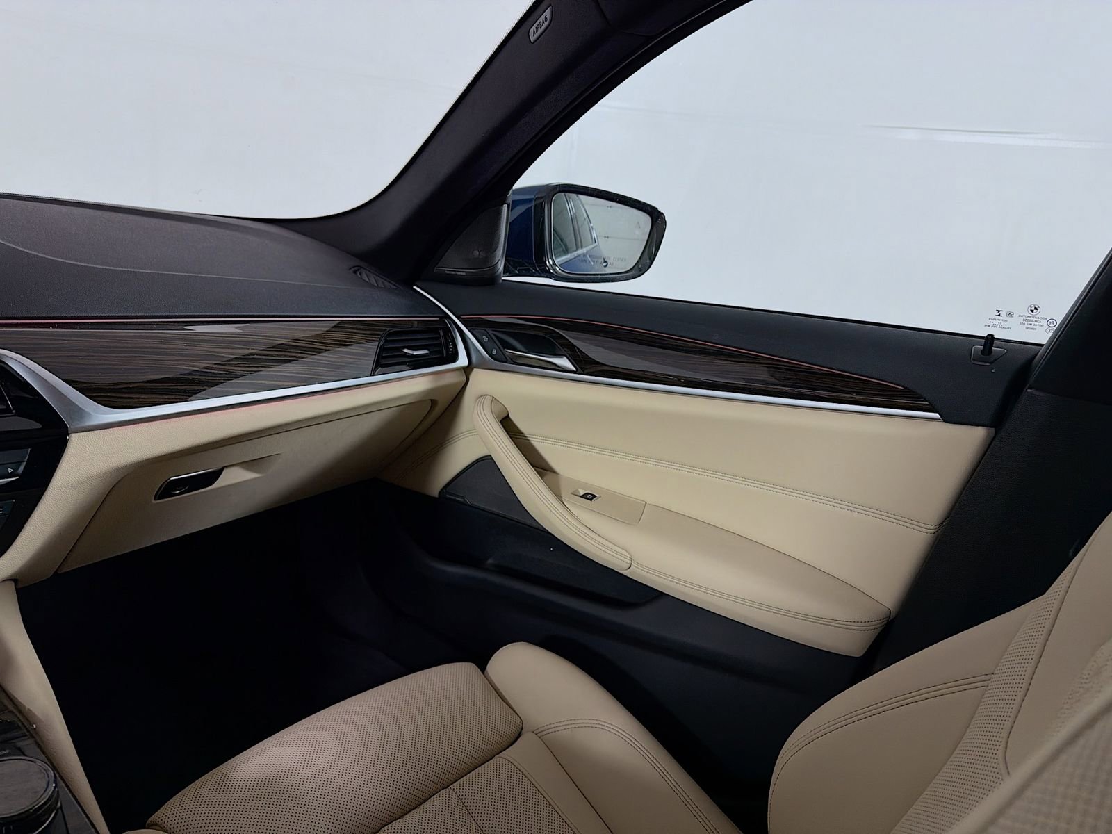 Used 2023 BMW 540i xDrive w/ Executive Package image 27