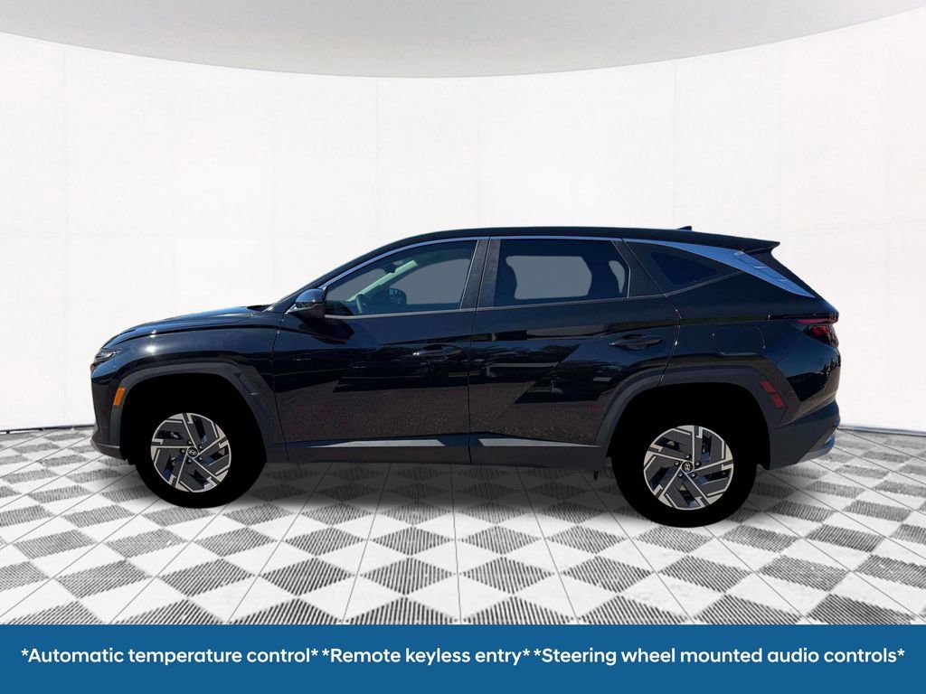 New 2026 Hyundai Tucson Blue SE image 4