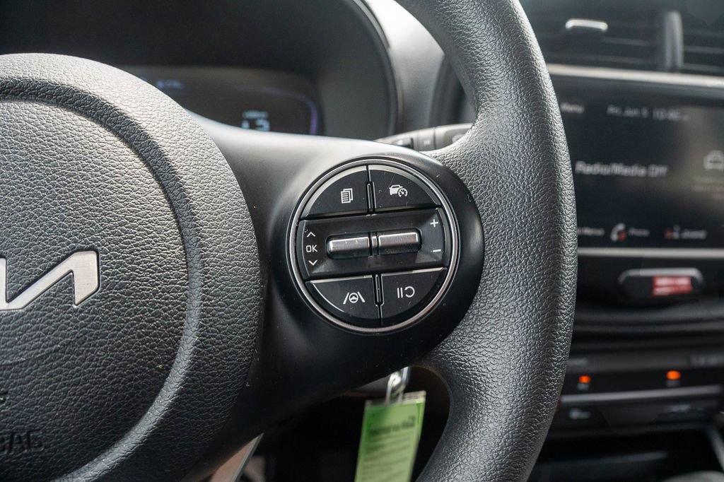 Used 2023 Kia Soul LX w/ LX Technology Package FWD image 15