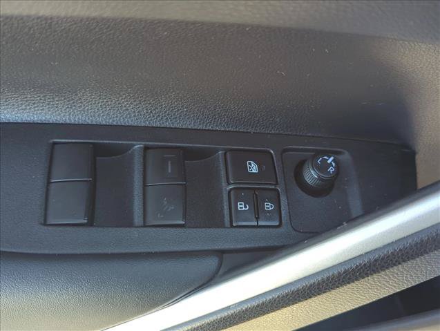 Certified 2025 Toyota Corolla Cross LE FWD image 8
