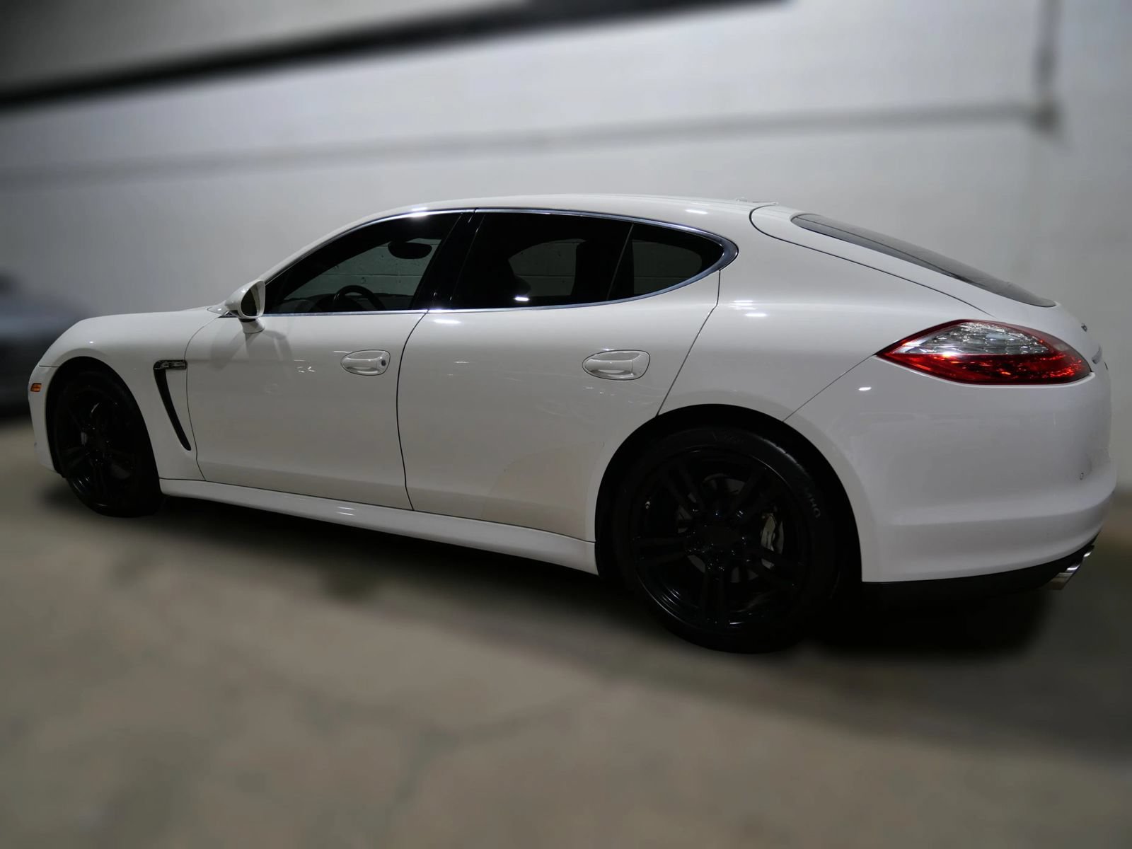 Used 2011 Porsche Panamera S RWD image 4