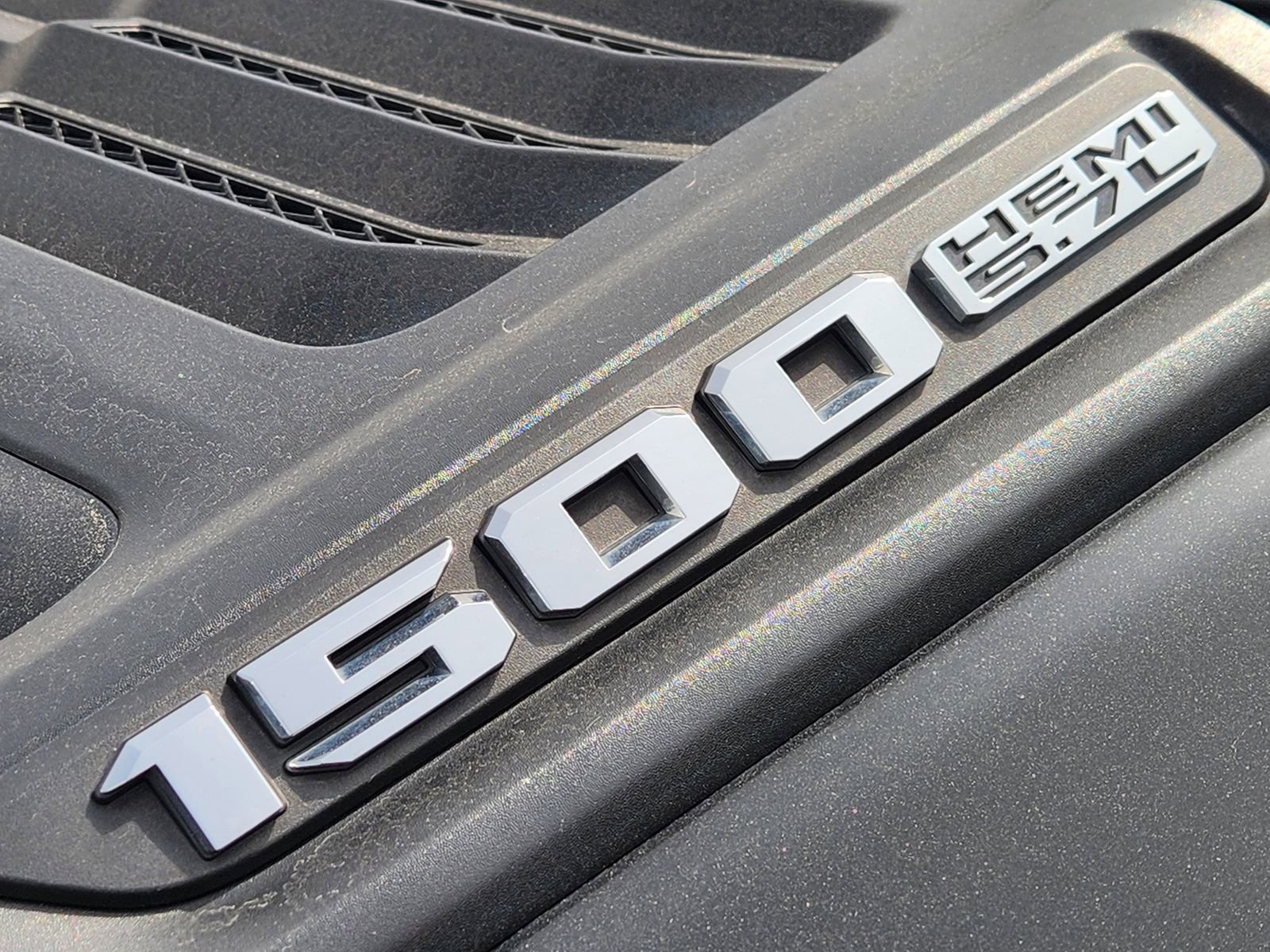 Used 2020 RAM 1500 Laramie w/ Sport Appearance Package AWD/4WD image 14