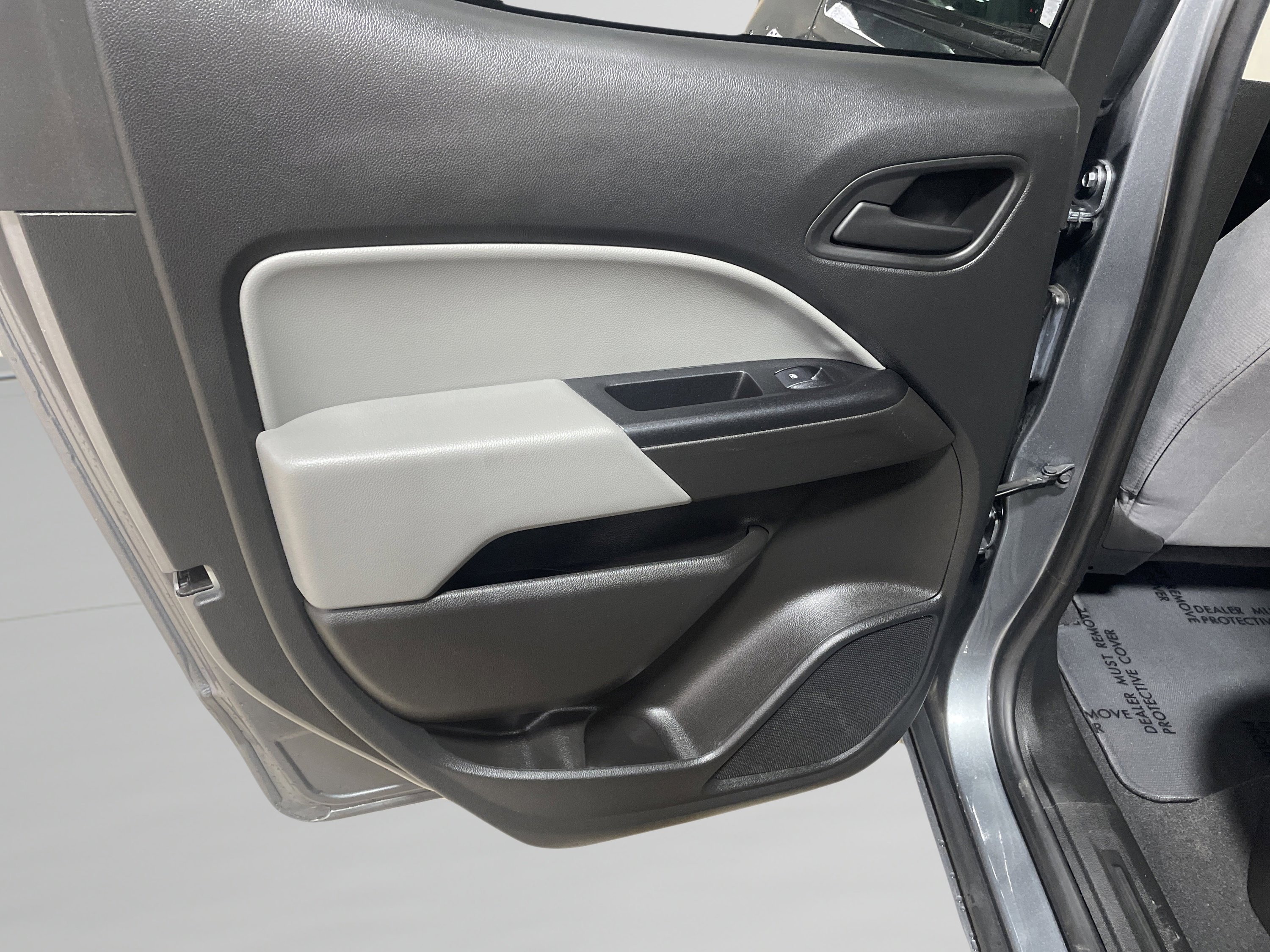 Used 2022 Chevrolet Colorado W/T w/ WT Convenience Package AWD/4WD image 10