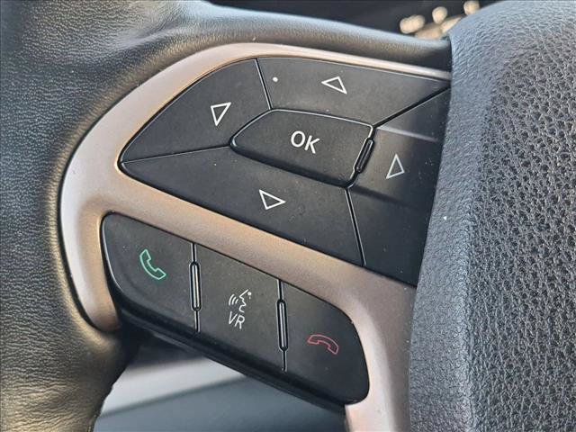 Used 2015 Jeep Cherokee Latitude w/ Cold Weather Group FWD image 16