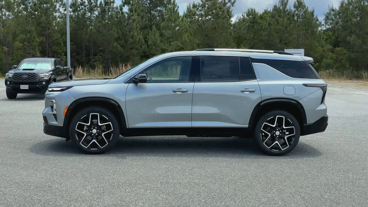 Used 2025 Chevrolet Traverse High Country w/ LPO, Floor Liner Package FWD image 5