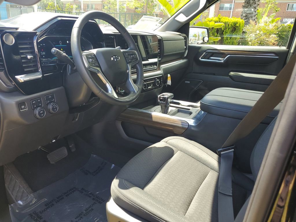 Used 2023 Chevrolet Silverado 1500 RST w/ Convenience Package II AWD/4WD image 18