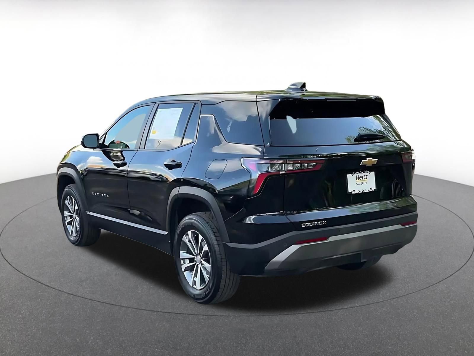 Used 2025 Chevrolet Equinox LT FWD image 11