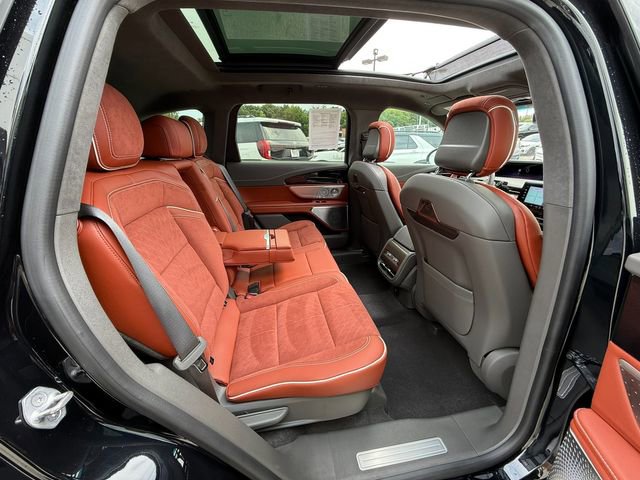 Used 2024 Lincoln Nautilus Black Label w/ Jet Appearance Package (87T) image 10