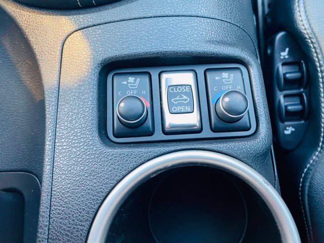 Used 2018 Nissan 370Z Touring Sport RWD image 34
