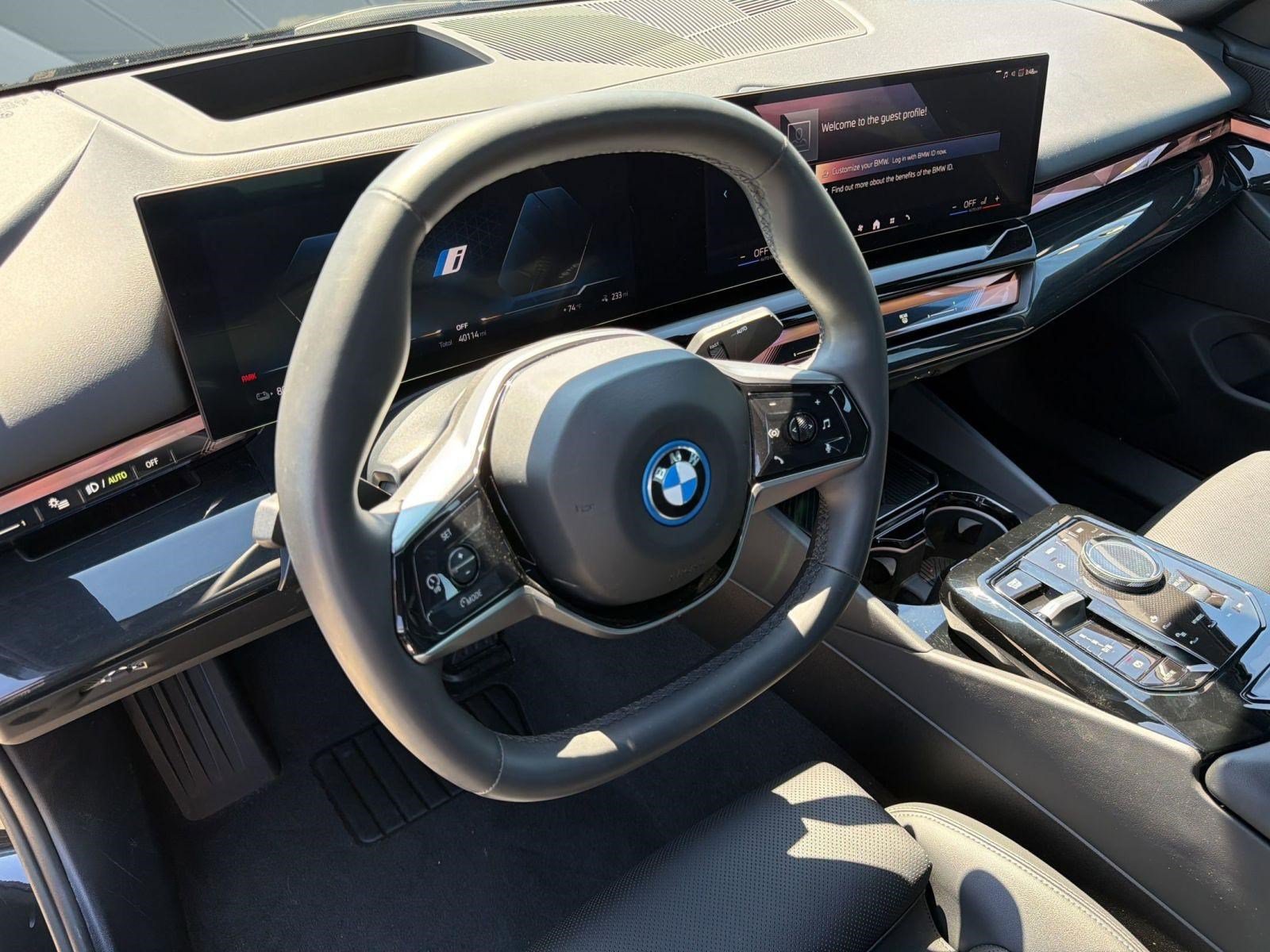 Certified 2024 BMW i5 eDrive40i w/ Premium Package RWD image 3