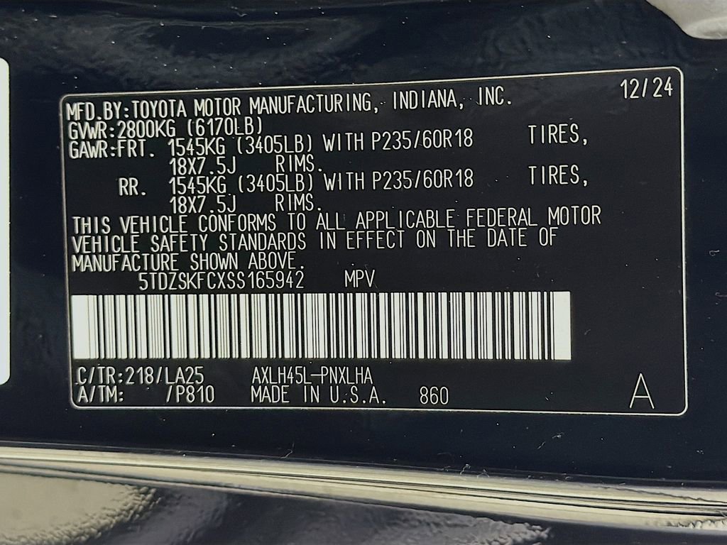 Used 2025 Toyota Sienna Limited image 32