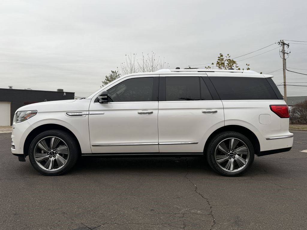 Used 2019 Lincoln Navigator Reserve image 4