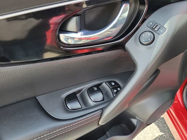 Used 2017 Nissan Rogue Sport SL FWD image 13