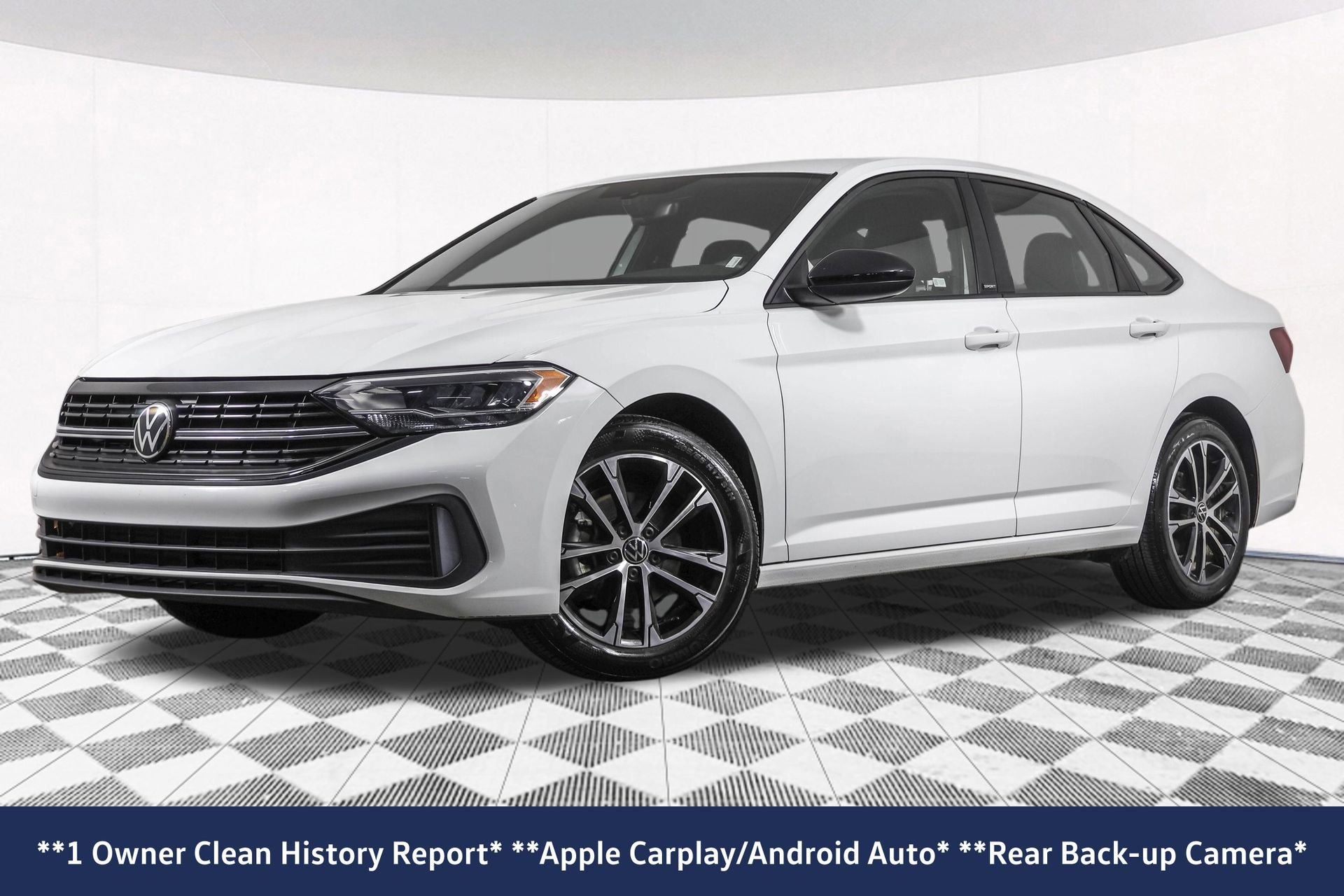 Used 2023 Volkswagen Jetta Sport image 2