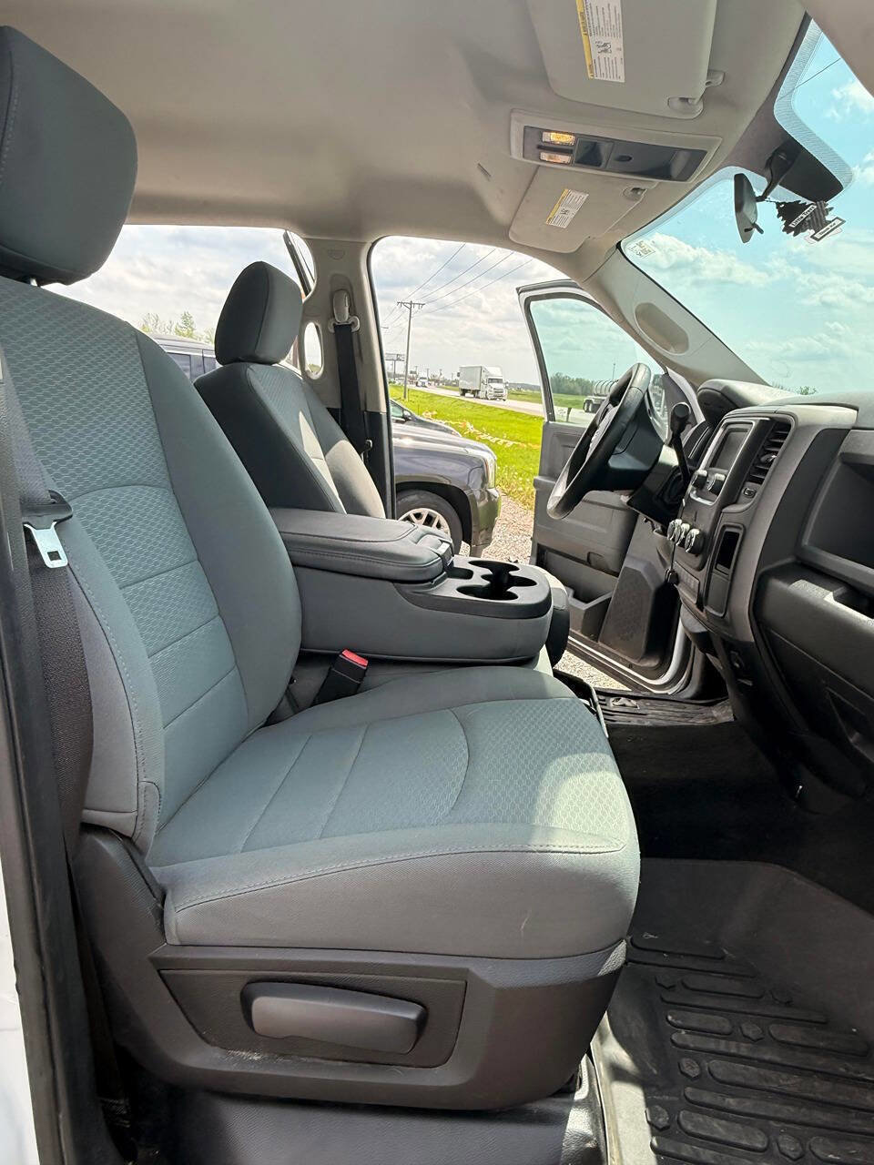 Used 2017 RAM 2500 Tradesman w/ Chrome Appearance Group AWD/4WD image 11