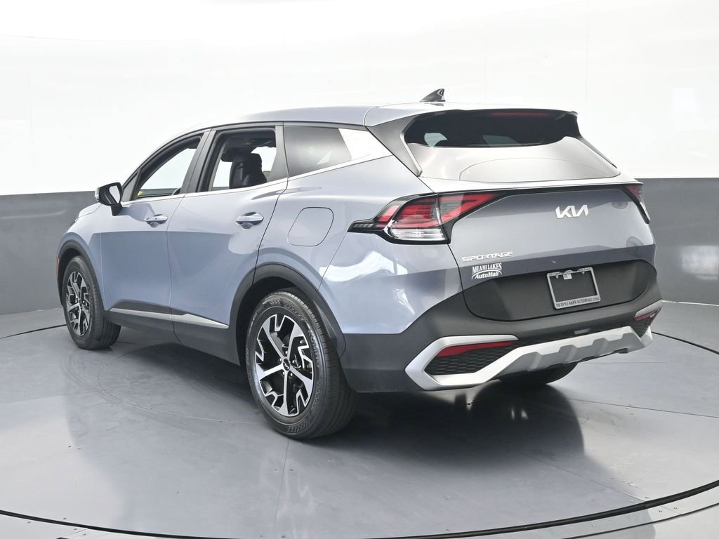 Used 2024 Kia Sportage EX image 4