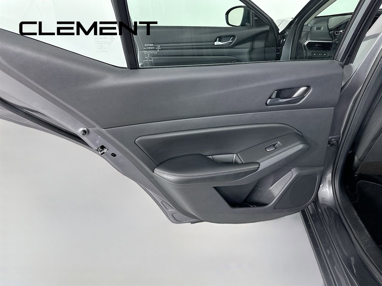 Used 2024 Nissan Altima 2.5 SV image 29