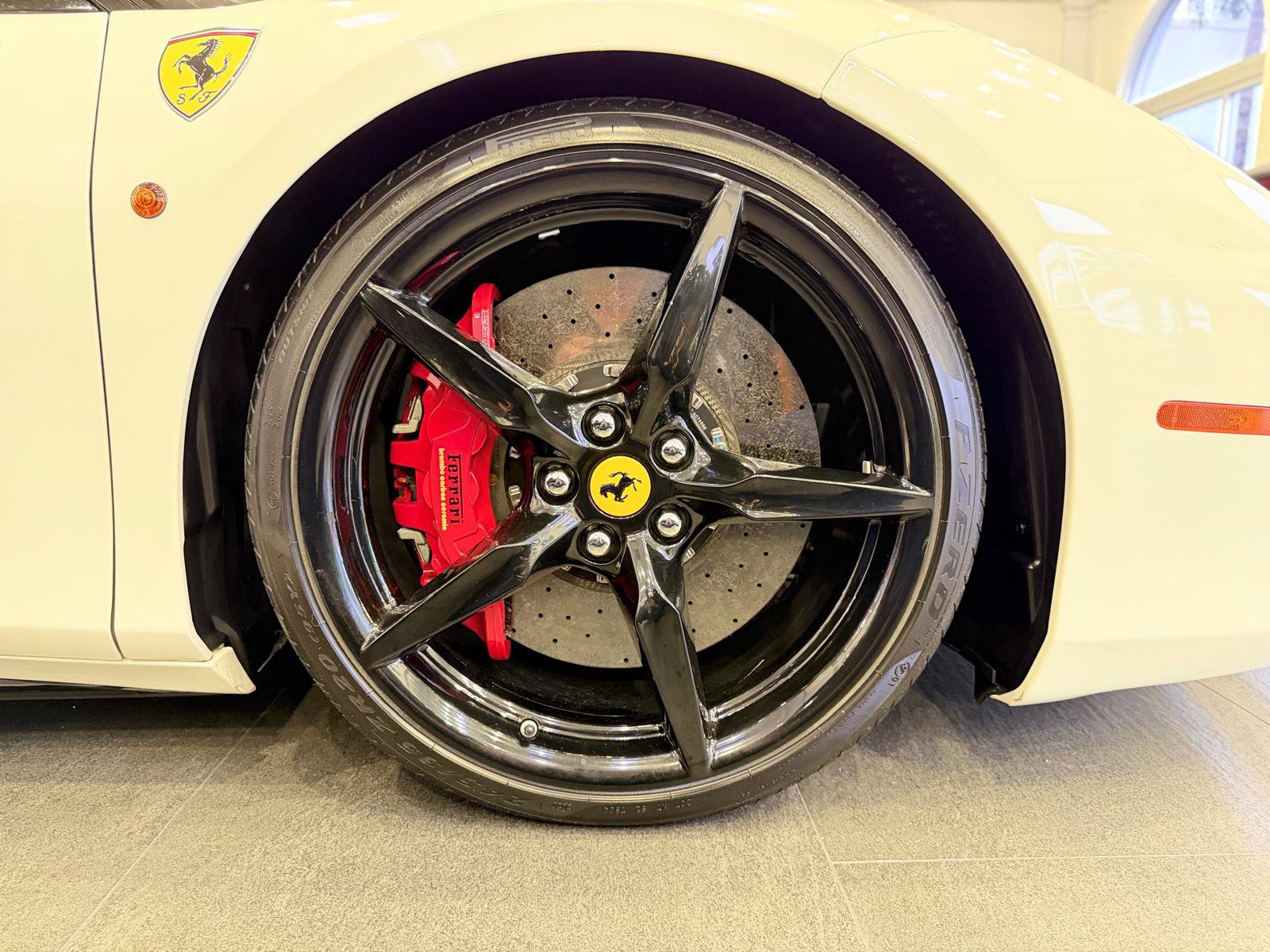 Used 2017 Ferrari 488 GTB RWD image 22