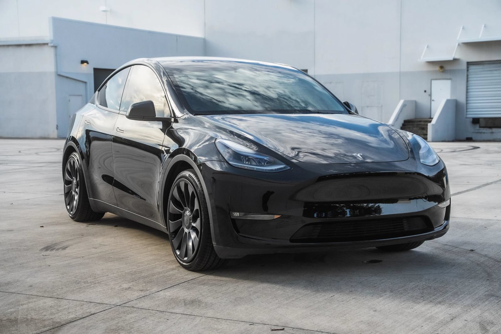 Used 2024 Tesla Model Y Performance AWD/4WD image 4