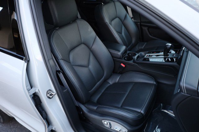 Used 2023 Porsche Macan S image 50