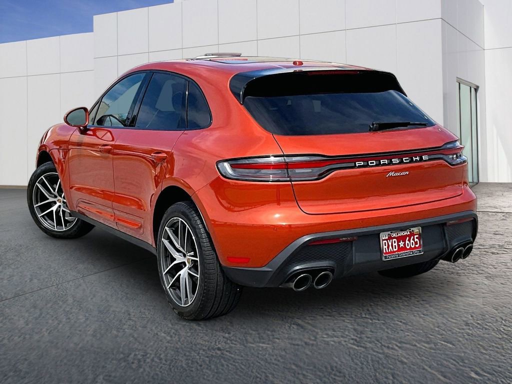 Certified 2025 Porsche Macan AWD/4WD image 3